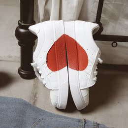 ins超火的鞋子爱心小白鞋女品牌店铺
