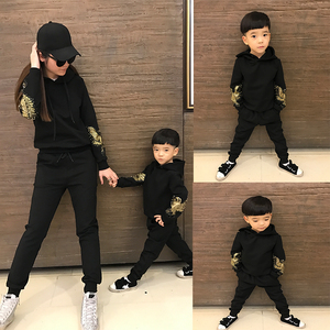 亲子装春装2017新款潮一家三口 家庭装卫衣母子套装 春夏 炫酷亲子装
