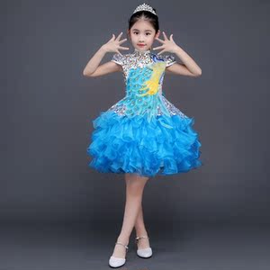 孔雀礼服女童图片