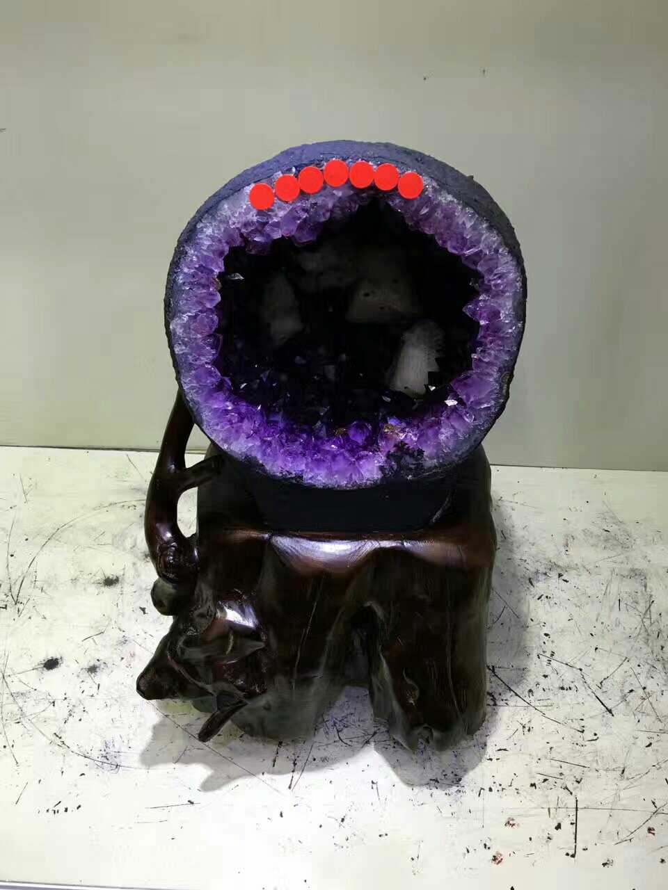 精品高级别紫晶洞，颜色超紫白水晶口圆洞深超值特惠，买到赚到