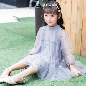 小清新18春夏 span class=h></p></a>女童 /span>精致刺绣浅灰色软纱连裙百搭