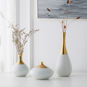 景德镇陶瓷细口花瓶北欧风格装饰摆件客厅插花小口金色边白色瓷瓶