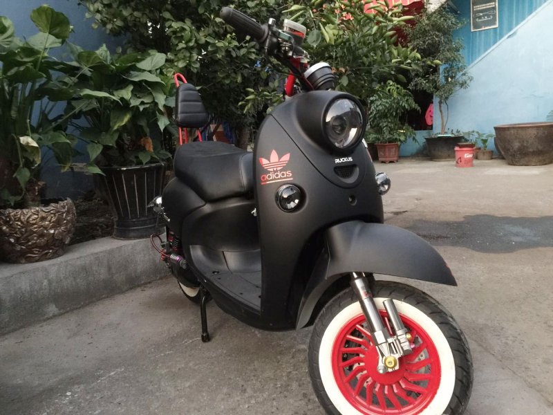 新款首发高端复古电摩vino欧版小龟电瓶车改装电动车非小牛vespa