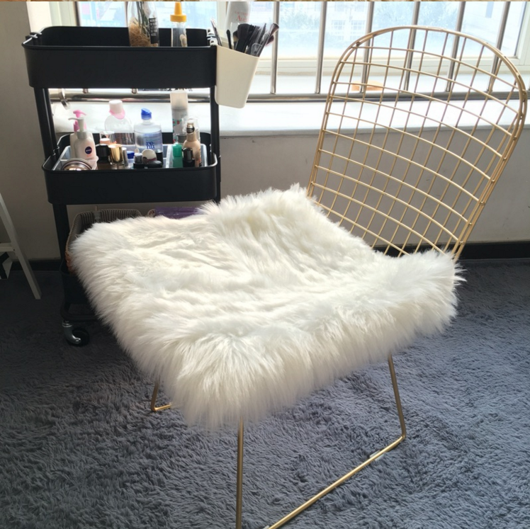 白色仿羊毛方形圆形蝴蝶椅子坐垫镂空网红凳子座垫桌面装饰毛毛垫