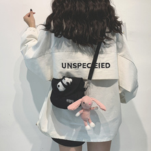 可爱(小)0u包女202u8卡通玩偶网红个性休闲帆布包少女单肩斜挎包