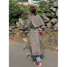 春装风bi女韩款20ai松长式过膝卡其色外套休闲大码长袖