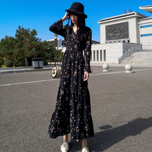 春秋2du21新式超ao连衣裙碎花雪纺V领长袖收腰显瘦到脚踝女裙