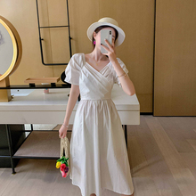 白色短go超仙法式(小)er梗中长式设计感连衣裙2020年夏天新式女