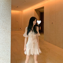 性感一hu肩连衣裙春an超仙甜美修身显瘦网纱拼接短裙露肩裙子
