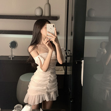 OKMhu 一字肩连an夏装性感露肩褶皱短裙白色显瘦鱼尾吊带裙子