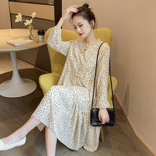 哺乳连hu裙春装时尚ua019春秋新式喂奶衣外出产后长袖中长裙子