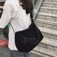 超火亮lg斜挎包20wh式中性潮酷软包ins上课慵懒风大包包女港风