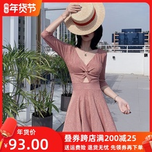 游泳衣ne连体保守大ng显瘦长袖胖mm200斤2020新式温泉泳装女