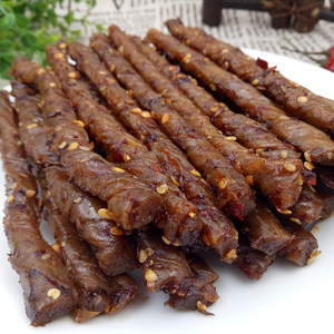 麻辣豆筋辣条豆皮卷零食儿时8090后怀旧香辣味东北老式大辣条包邮