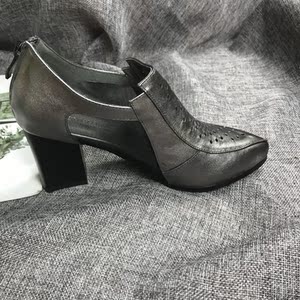 中跟镂空尖皮单鞋图片