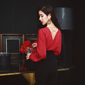 miss fly 宽松v领 span class=h>前短后长 /span>镂空露背 span class