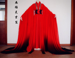 {鹿精灵古装}红黑渐变 span class=h>cos /span>服  span class=h>