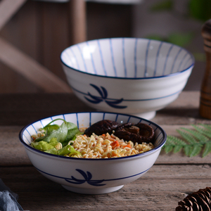 牛肉拉面碗图片