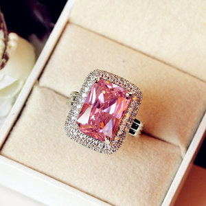 粉嫩自制款超大方形粉钻戒指镀白金微镶气质仿真钻宝石情人节礼物