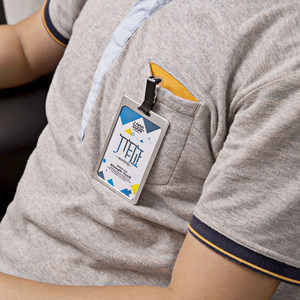 时尚胸牌定做图片