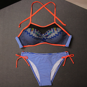 抹胸三角比基尼图片