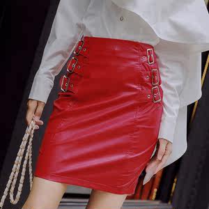 class=h>红色 /span>半身皮裙