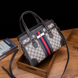 gucci大号人造革女包图片