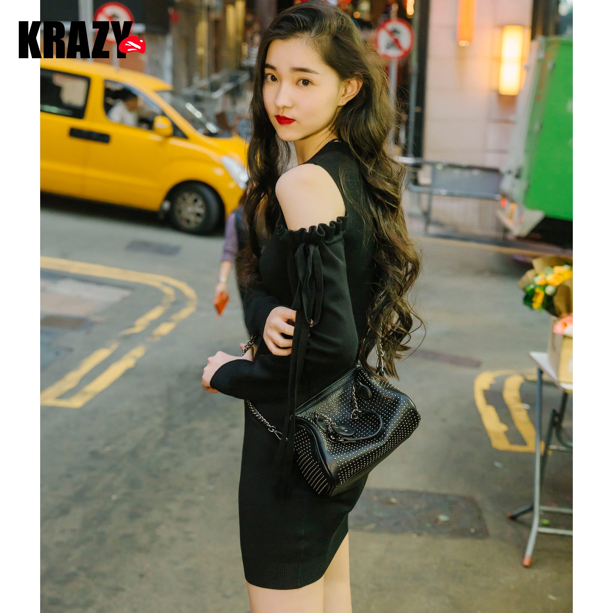 Krazy2018春装 挖肩荷叶褶绑带弹力修身针织露肩连衣裙小黑裙