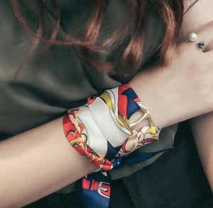 韩国进口饰品新款正品 span class=h>韩版 /span>女潮手环气质个性