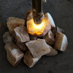 玉石毛料边角料图片