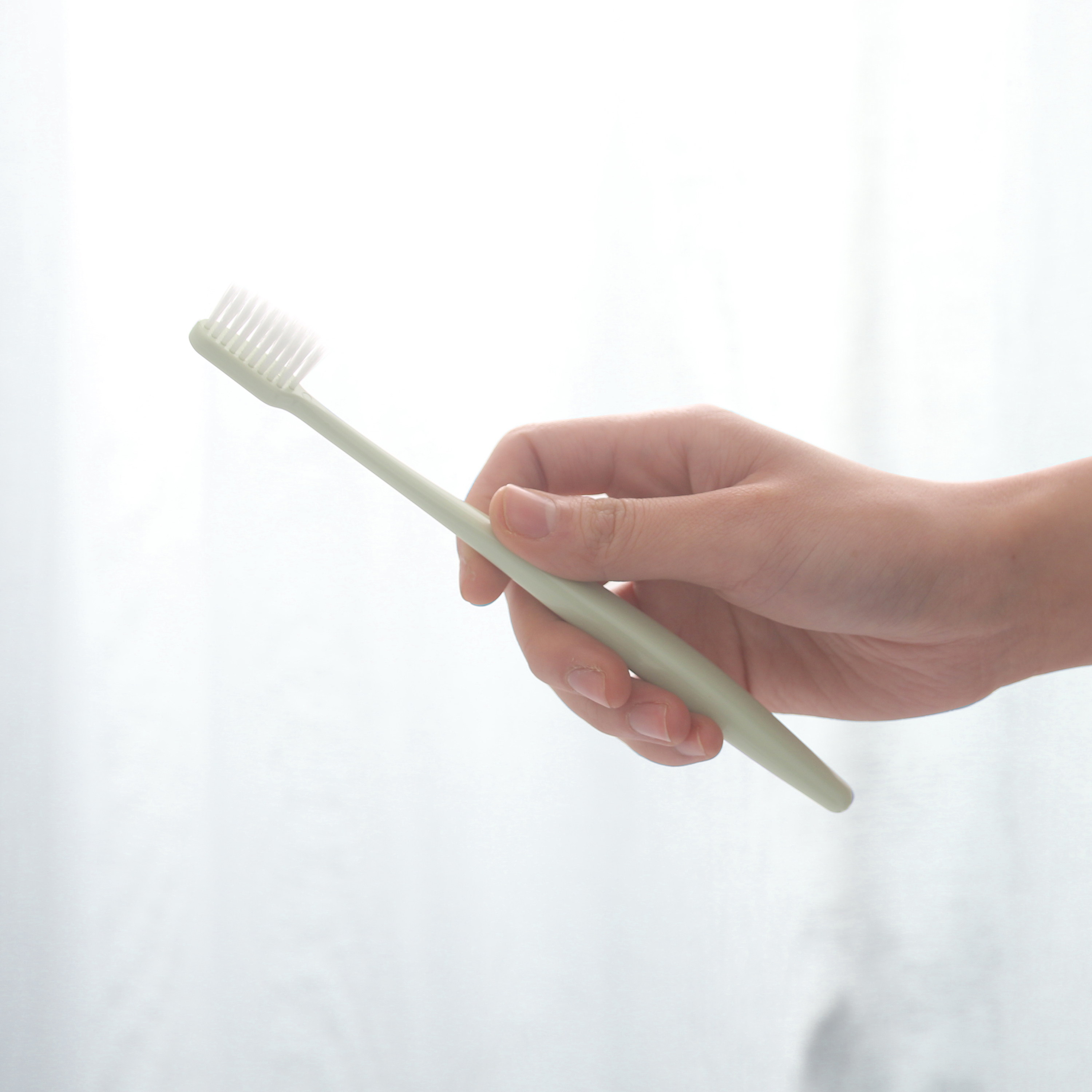 鲸鱼杂货 软毛牙刷/成人月子小头超柔超细情侣日本白色简约