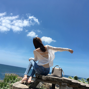 小鹿要飞白色露背针织衫女薄款后背镂空性感防晒衫宽松空调衫上衣