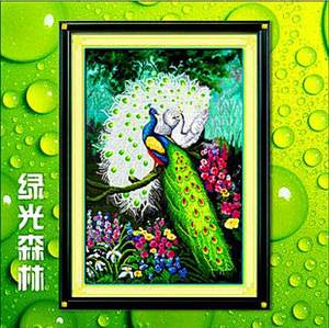 【绿光森林十字绣成品图片】绿光森林十字绣成