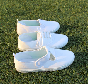 白色帆布胶鞋图片