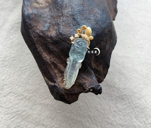 18k金镶嵌正品天然a货翡翠玉玫瑰蝴蝶 span class=h>吊坠 /span>新款