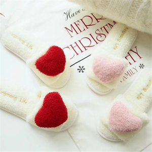 桃心拖鞋家居图片