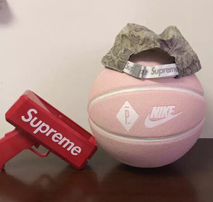 Nike耐克联名粉色篮球Pigalle versatack