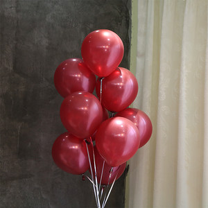 酒红色气球图片