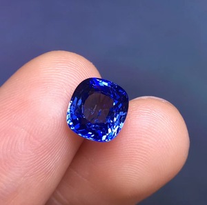正品 2.4克拉天然无烧蓝宝石裸石矢车菊 戒面 gil证书 彩色宝石