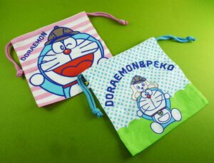 束口袋哆啦a梦图片