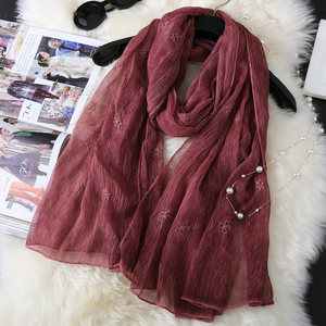 热销纯色扎染刺绣 span class=h>梅花 /span>丝绸 span class=h>围巾 