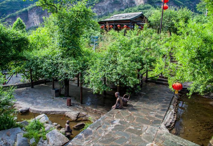 北京隐居乡里·云上石屋酒店山杏院