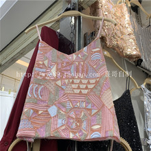 202wd法国(小)众(小)a8工刺绣v领亮片吊带背心女超火外搭吊带女