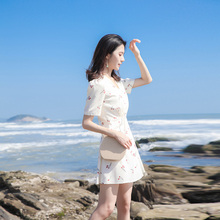 201yx夏季新式女swV领(小)清新印花修身显瘦海边沙滩度假连衣裙