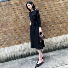 赫本风zz衣裙女秋2ww新式韩款显瘦温柔风黑色长袖系腰带收腰裙子